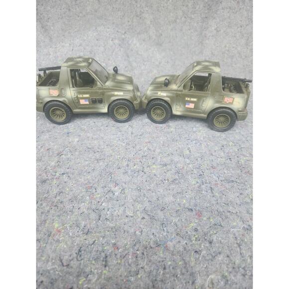 2 GI Joe Battery Operated Toy Jeep US Army 2001 Funrise Both Work - Picture 1 of 10